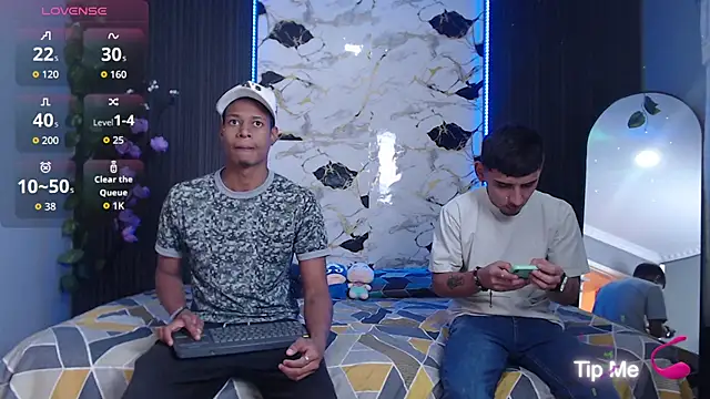 Snapshot of SpicyBoys_X chatting on September 18, 2025, 10:45 pm SpicyBoys X online show from September 18, 2025, 10:45 pm