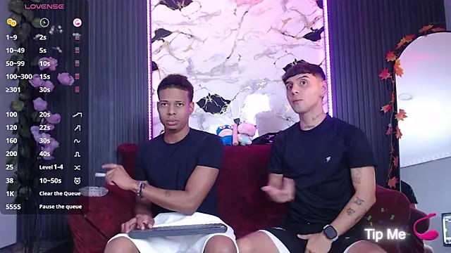 Snapshot of SpicyBoys_X chatting on October 18, 2025, 10:10 pm SpicyBoys X online show from October 18, 2025, 10:10 pm