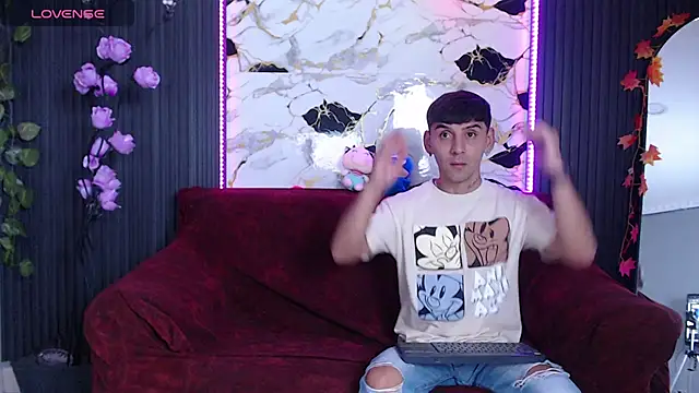 Snapshot of SpicyBoys_X chatting on October 25, 2025, 11:54 pm SpicyBoys X online show from October 25, 2025, 11:54 pm