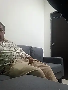 Snapshot of HomHot47 chatting on October 14, 2025, 2:23 am HomHot47 online show from October 14, 2025, 2:23 am