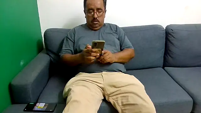 Snapshot of HomHot47 chatting on October 17, 2025, 2:26 am HomHot47 online show from October 17, 2025, 2:26 am