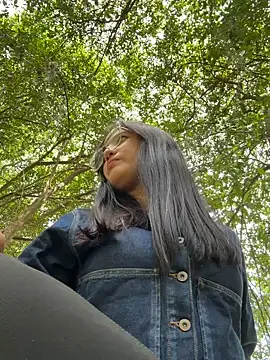 Angeldusttt online show from September 19, 2025, 6:41 pm