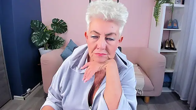 Snapshot of HotandMature chatting on September 29, 2025, 8:08 am HotandMature online show from September 29, 2025, 8:08 am