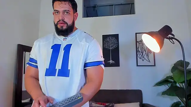 Justin kingX7 online show from June 8, 2026, 4:02 am