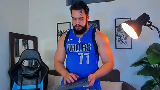 Justin kingX7 online show from June 12, 2026, 5:39 am
