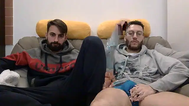 Amicisegreti online show from February 7, 2026, 8:45 pm