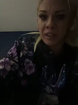 Snapshot of DesireableBlonde chatting on May 14, 2026, 10:33 am DesireableBlonde online show from May 14, 2026, 10:33 am