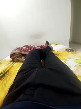 Snapshot of mommylover5 chatting on October 23, 2025, 5:01 pm mommylover5 online show from October 23, 2025, 5:01 pm