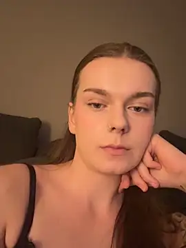 LisaFreier online show from September 29, 2025, 5:18 pm