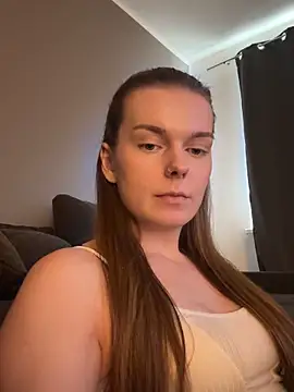 LisaFreier online show from October 20, 2025, 3:12 pm