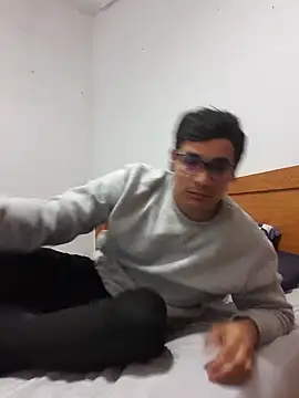 Elcurvo69 online show from May 9, 2026, 11:10 pm