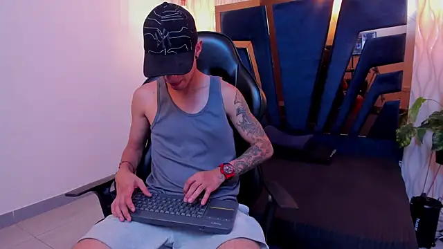 Justin Lakee online show from October 6, 2025, 11:13 pm