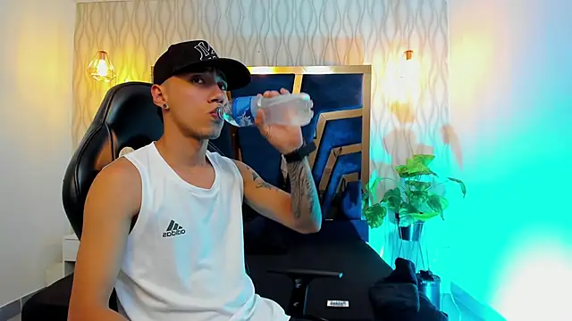 Justin Lakee online show from October 15, 2025, 11:16 pm