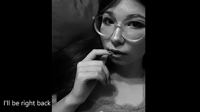 MiaamaLoveLyslt online show from September 19, 2025, 4:51 pm