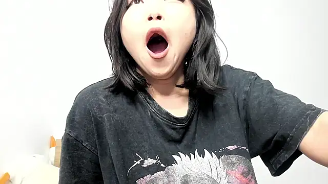 Snapshot of Soyun_Mia chatting on August 5, 2026, 11:46 am Soyun Mia online show from August 5, 2026, 11:46 am