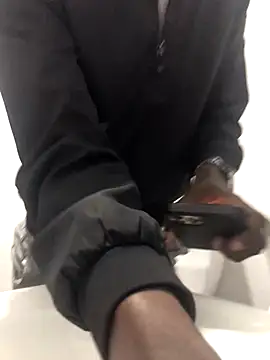 Snapshot of DarkSkiined chatting on October 28, 2025, 10:41 am DarkSkiined online show from October 28, 2025, 10:41 am