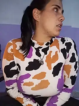 Snapshot of kariciasecreta chatting on May 18, 2026, 2:29 am kariciasecreta online show from May 18, 2026, 2:29 am