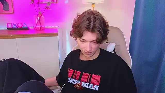  Den1s  online show from February 21, 2026, 12:28 pm