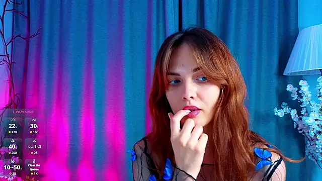 LisaDrake online show from October 12, 2025, 8:19 pm