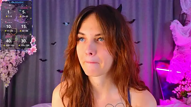 LisaDrake online show from October 25, 2025, 7:19 pm