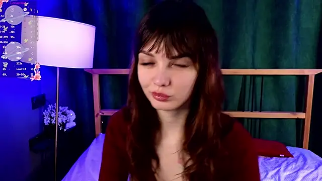 LisaDrake online show from December 17, 2025, 7:53 pm