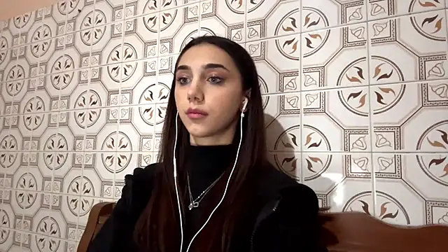 LinaMour online show from November 6, 2025, 10:10 pm