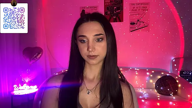 LinaMour online show from April 22, 2026, 10:22 pm