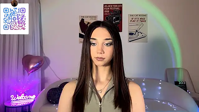 LinaMour online show from April 29, 2026, 10:27 pm
