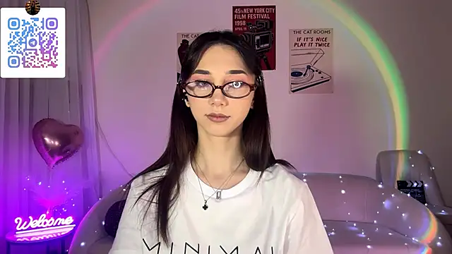 LinaMour online show from May 15, 2026, 10:06 pm