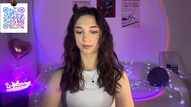 LinaMour online show from May 26, 2026, 10:39 pm