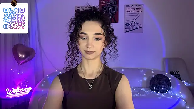 LinaMour online show from June 1, 2026, 10:11 pm