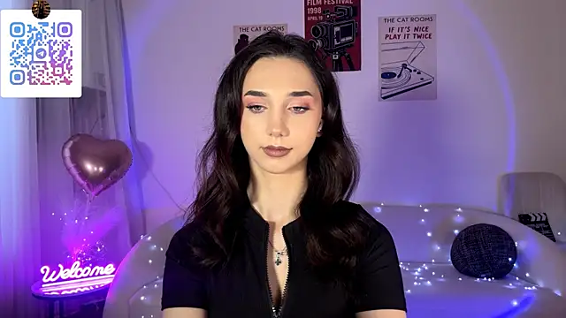 LinaMour online show from June 8, 2026, 1:28 am