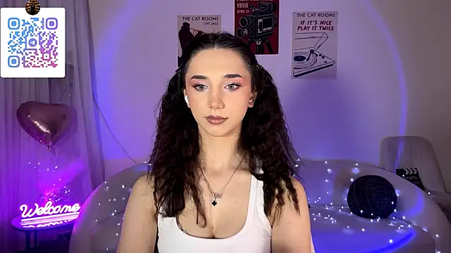LinaMour online show from June 8, 2026, 10:32 pm