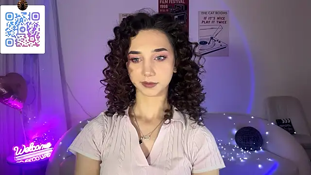 LinaMour online show from June 14, 2026, 10:23 pm