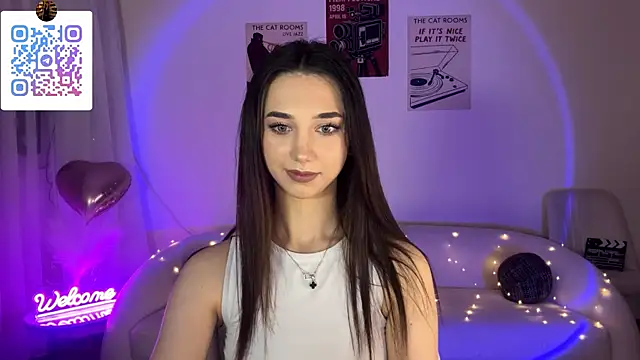 LinaMour online show from June 19, 2026, 10:46 pm
