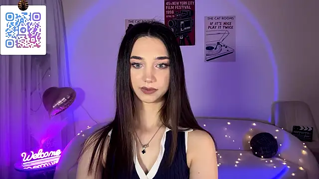 LinaMour online show from June 20, 2026, 10:12 pm