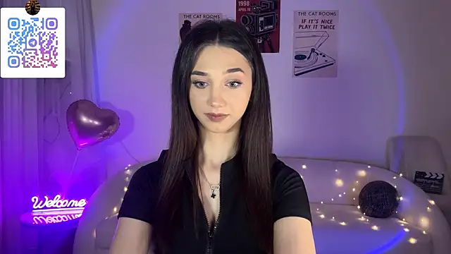 LinaMour online show from June 23, 2026, 10:08 pm