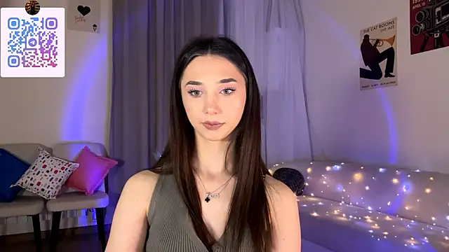 LinaMour online show from June 24, 2026, 10:20 pm