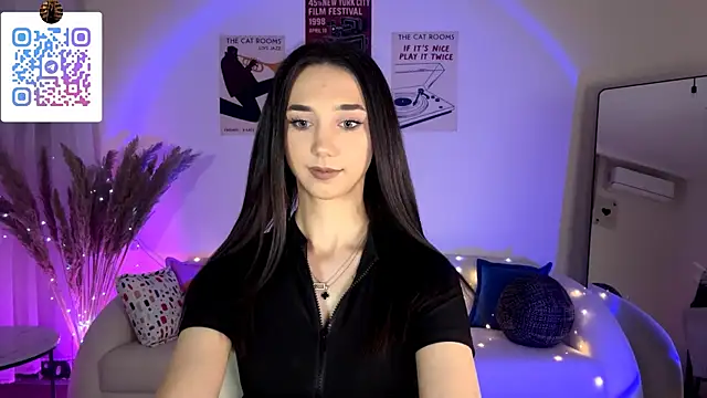 LinaMour online show from July 5, 2026, 10:28 pm