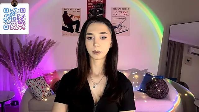 LinaMour online show from July 17, 2026, 10:14 pm