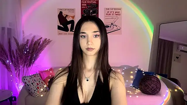 LinaMour online show from July 19, 2026, 10:24 pm