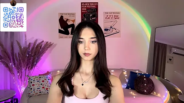 LinaMour online show from July 21, 2026, 10:45 pm