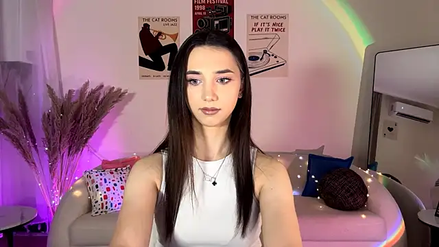 LinaMour online show from August 2, 2026, 10:30 pm