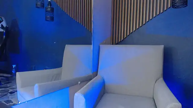 Snapshot of SkylerBloomm chatting on September 30, 2025, 3:44 am SkylerBloomm online show from September 30, 2025, 3:44 am