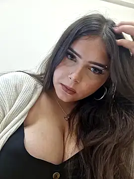 KatieLace online show from September 11, 2025, 10:15 am