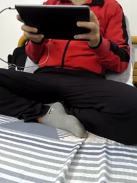 yazinyazin1 online show from November 1, 2025, 9:11 am