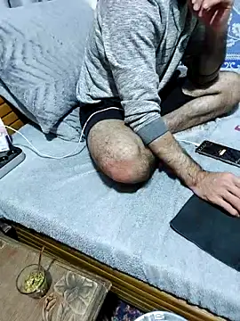 yazinyazin1 online show from March 4, 2026, 8:59 pm