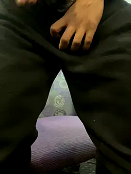 fitsexyman online show from October 22, 2025, 7:19 am