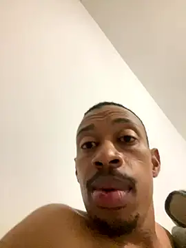 fitsexyman online show from November 19, 2025, 10:32 pm