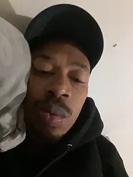 fitsexyman online show from December 5, 2025, 7:54 pm